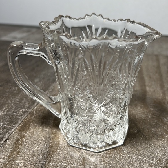 Vintage Crystal Clear Creamer Raised Rose Designs Lot of Detail - Picture 4 of 7